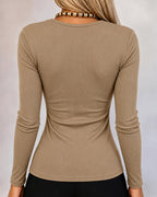 Gold-Button Rib-Knit Top with Crewneck and Slim Fit