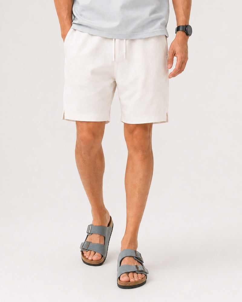Men's Tailored Court Shorts with Above-Knee Fit and Side Pockets