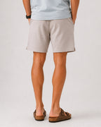 Men's Tailored Court Shorts with Above-Knee Fit and Side Pockets