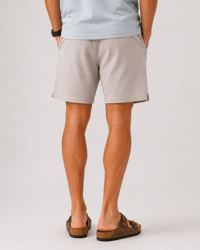 Men's Tailored Court Shorts with Above-Knee Fit and Side Pockets