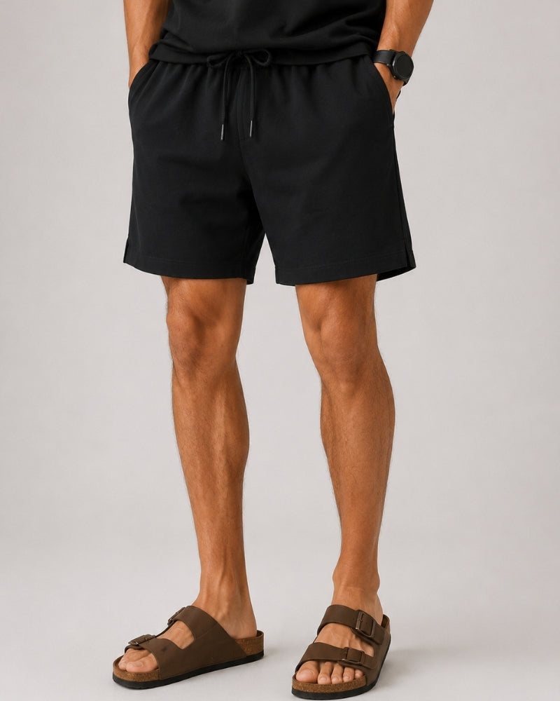 Men's Tailored Court Shorts with Above-Knee Fit and Side Pockets