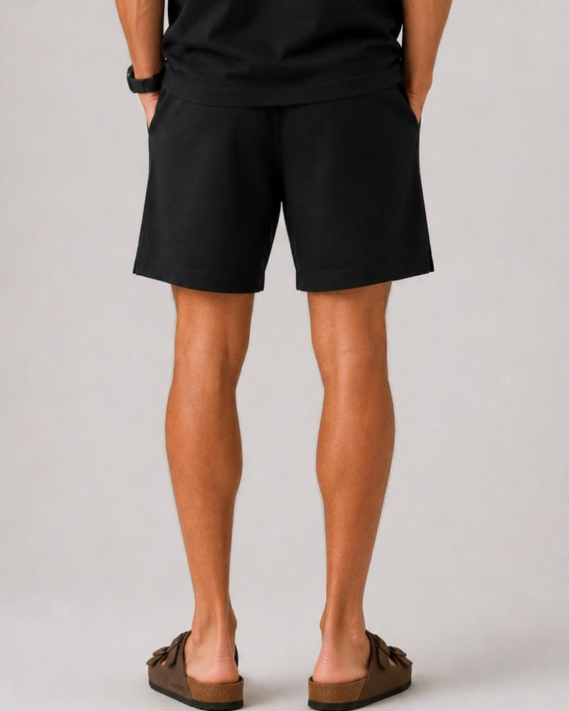 Men's Tailored Court Shorts with Above-Knee Fit and Side Pockets