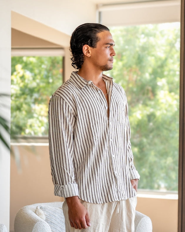 Men's Vertical Stripe Long Sleeve Shirt with Structured Collar