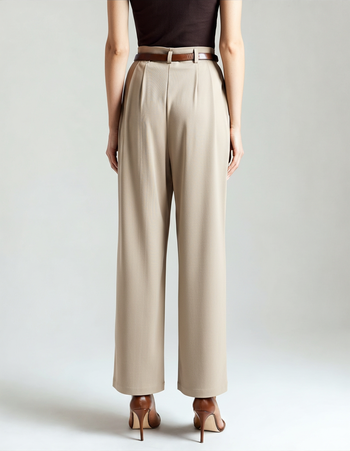 Women's Straight-Cut Lightweight Trousers with Pressed Crease